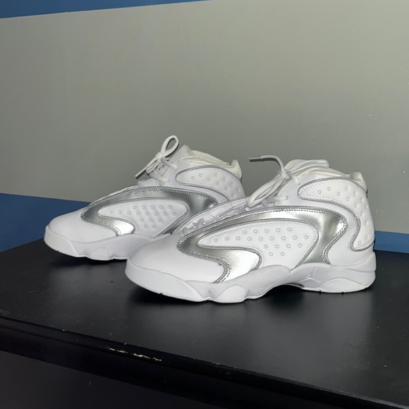 Jordan Shoes - Womens Jordan OG tennis shoes